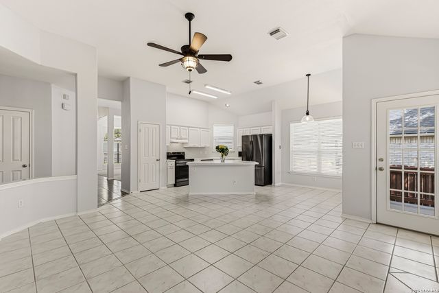 2002 SIMPSON TRL, San Antonio, TX 78251