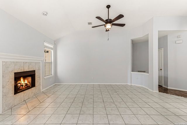 2002 SIMPSON TRL, San Antonio, TX 78251