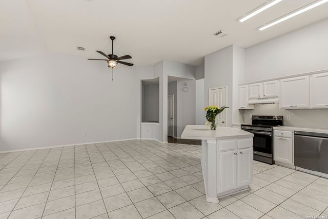 2002 SIMPSON TRL, San Antonio, TX 78251