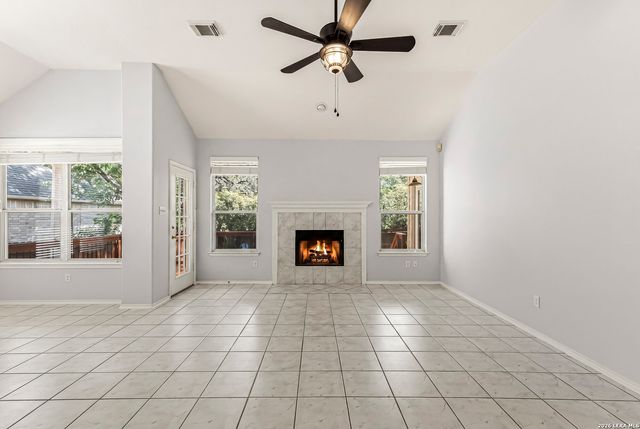 2002 SIMPSON TRL, San Antonio, TX 78251