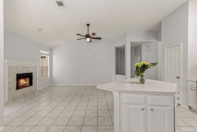 2002 SIMPSON TRL, San Antonio, TX 78251