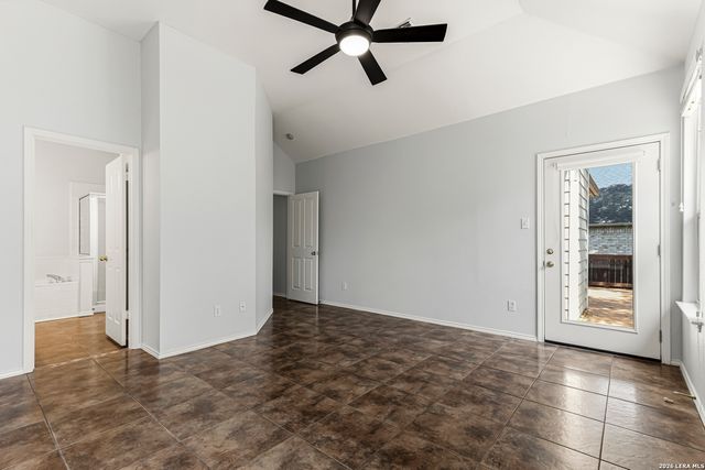 2002 SIMPSON TRL, San Antonio, TX 78251