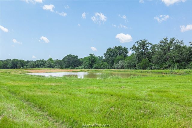 3320 County Road 430, Dime Box, TX 77853