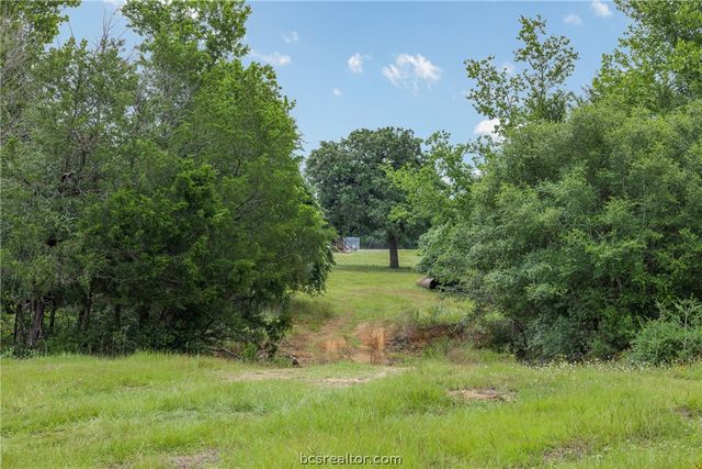 3320 County Road 430, Dime Box, TX 77853