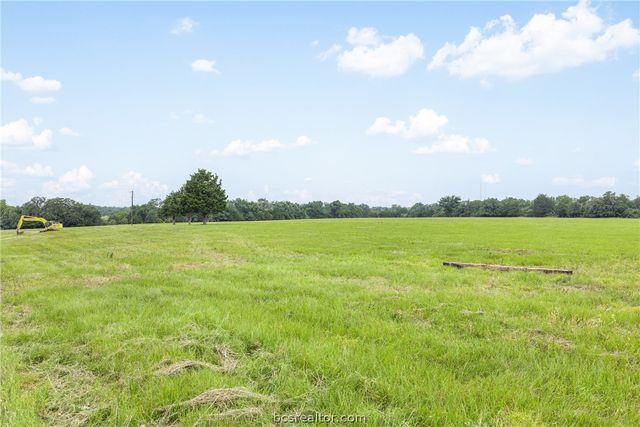 3320 County Road 430, Dime Box, TX 77853