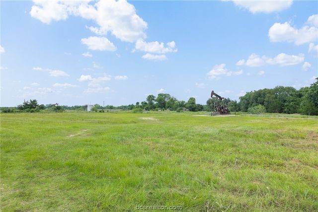 3320 County Road 430, Dime Box, TX 77853