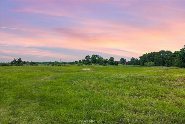 3320 County Road 430, Dime Box, TX 77853