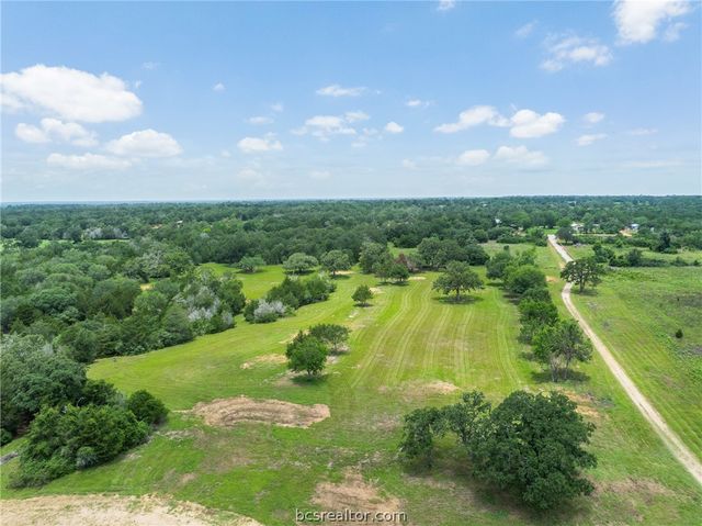 3320 County Road 430, Dime Box, TX 77853