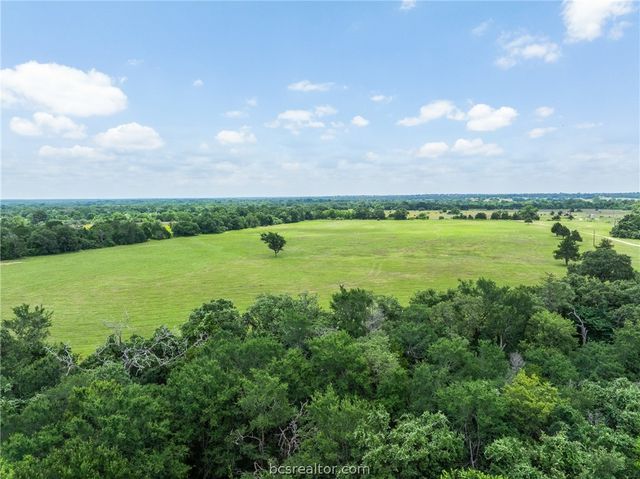 3320 County Road 430, Dime Box, TX 77853