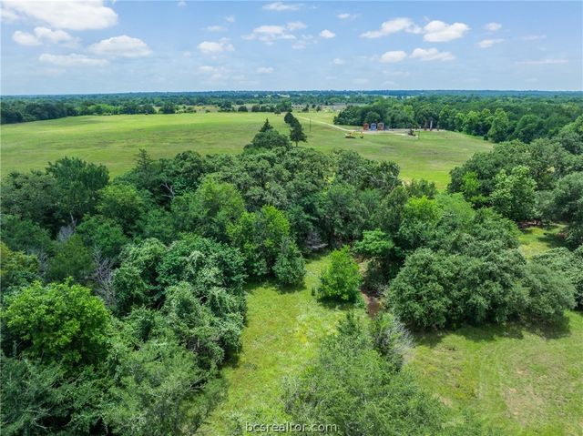 3320 County Road 430, Dime Box, TX 77853