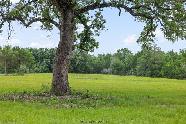 3320 County Road 430, Dime Box, TX 77853