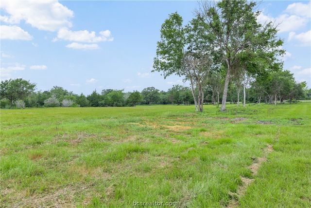 3320 County Road 430, Dime Box, TX 77853
