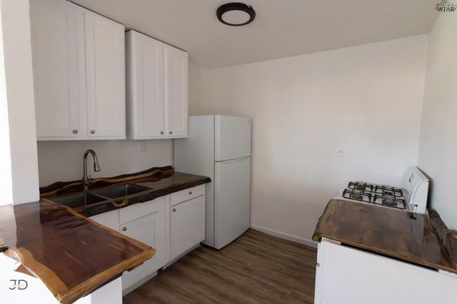 674 BELL ROAD, Iowa Park, TX 76367