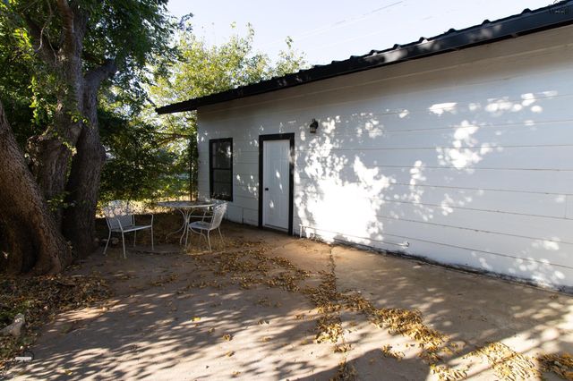 674 BELL ROAD, Iowa Park, TX 76367