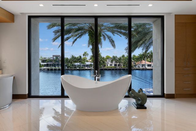 200 Fiesta Way, Fort Lauderdale, FL 33301