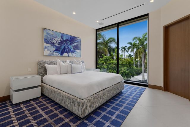 200 Fiesta Way, Fort Lauderdale, FL 33301