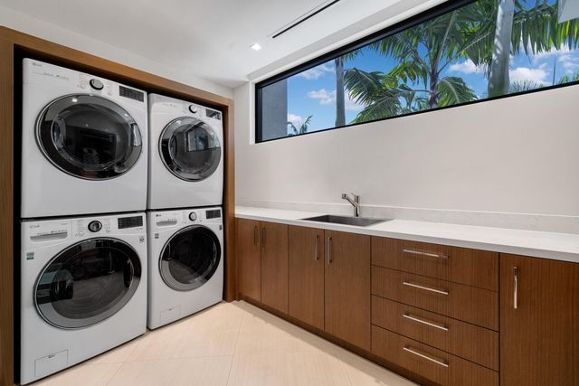 200 Fiesta Way, Fort Lauderdale, FL 33301