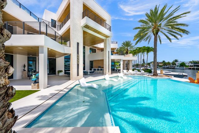 200 Fiesta Way, Fort Lauderdale, FL 33301