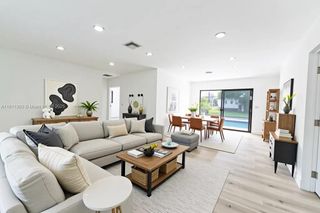 5700 SW 56th St, Davie, FL 33314