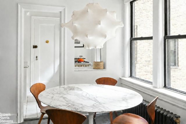 425 E 51st St Apt 2D, New York City, NY 10022