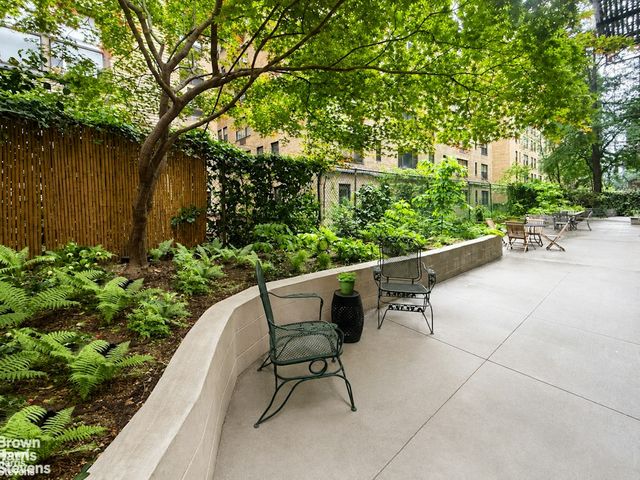 425 E 51st St Apt 2D, New York City, NY 10022