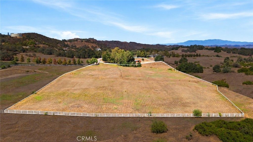 8 Oak Trail Court, Murrieta, CA 92562 — exterior