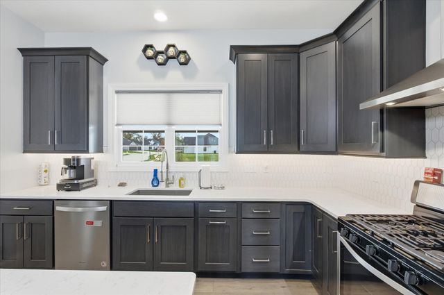 5005 LONGBOW DR, Columbia, MO 65201