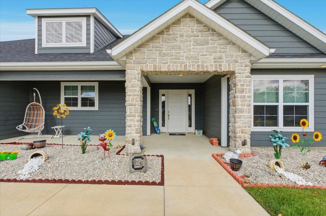 5005 LONGBOW DR, Columbia, MO 65201