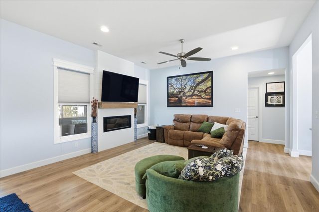 5005 LONGBOW DR, Columbia, MO 65201