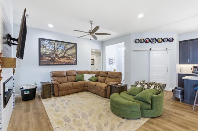 5005 LONGBOW DR, Columbia, MO 65201