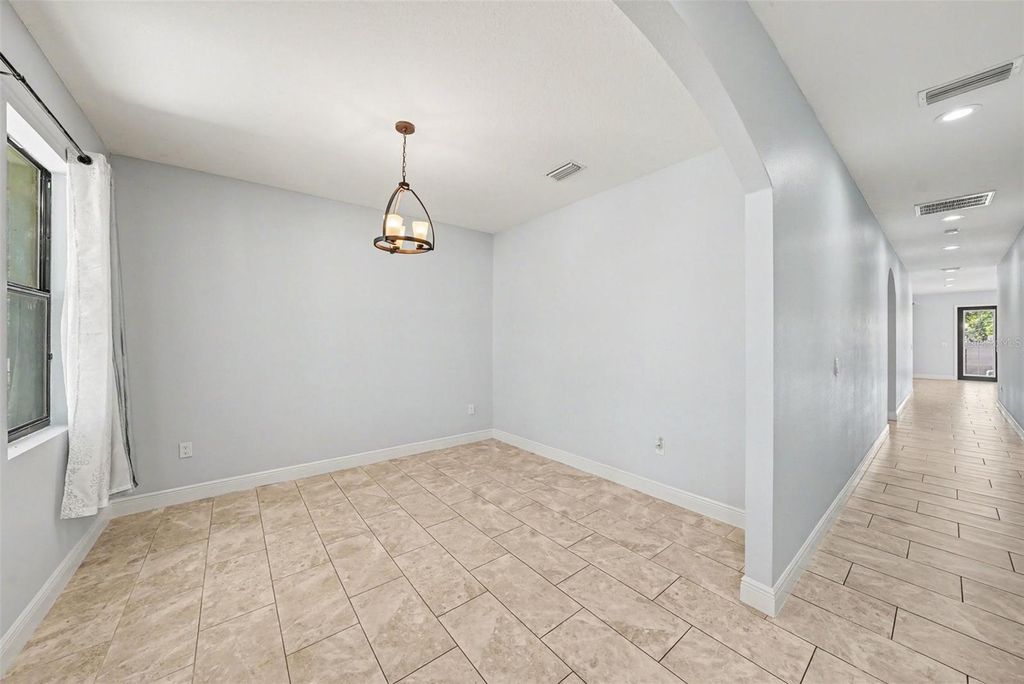 Image 15 of property listing at 7110 N TALIAFERRO AVENUE, Tampa, FL 33604