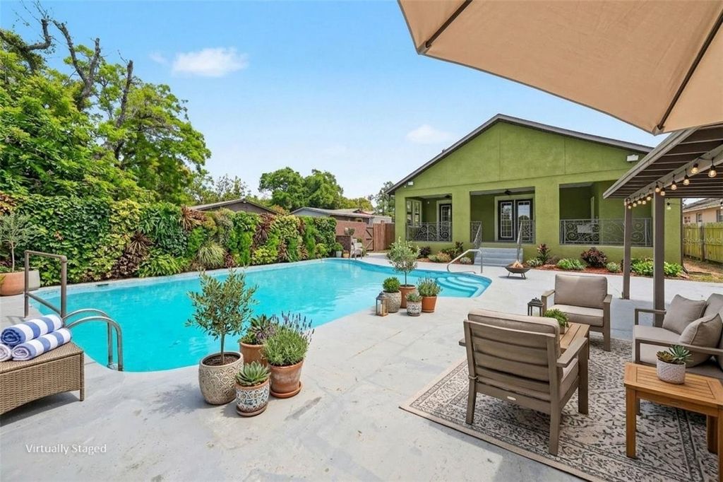 Image 18 of property listing at 7110 N TALIAFERRO AVENUE, Tampa, FL 33604
