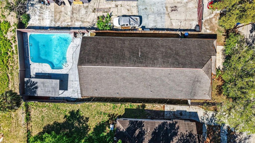 Image 20 of property listing at 7110 N TALIAFERRO AVENUE, Tampa, FL 33604