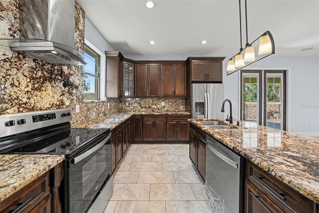 Image 6 of property listing at 7110 N TALIAFERRO AVENUE, Tampa, FL 33604