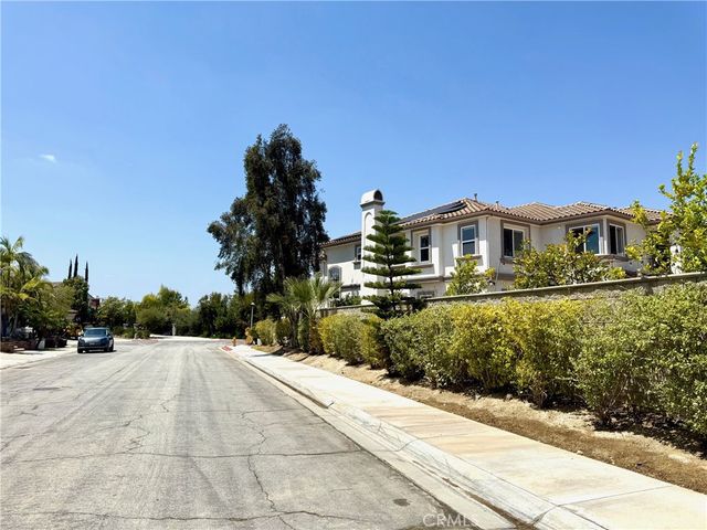 18665 Seabiscuit, Yorba Linda, CA 92886