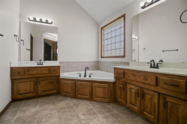 2103 Patti Lane, Greenwood, MO 64034