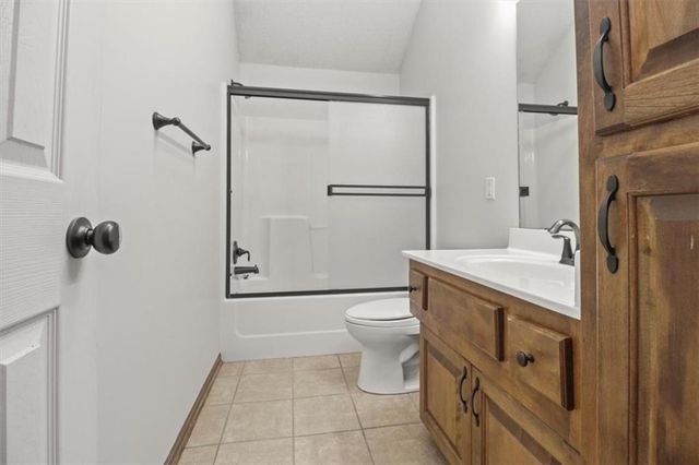 2103 Patti Lane, Greenwood, MO 64034