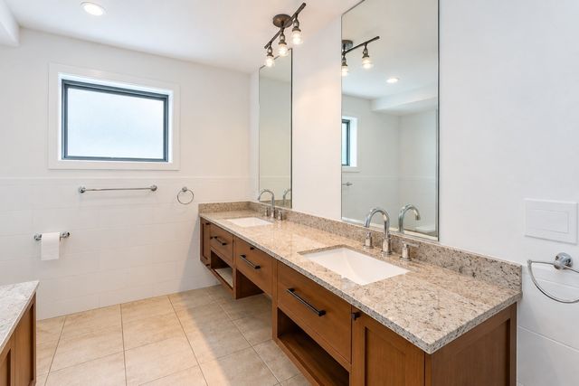 2021 Commonwealth Ave B, Boston, MA 02135