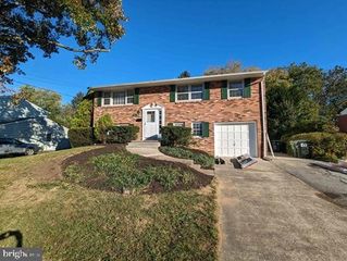 904 RAHWAY DR, Newark, DE 19711