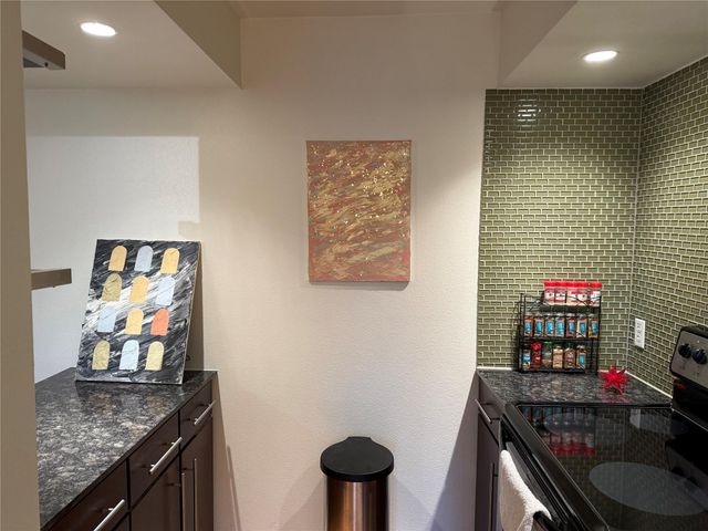 2200 Dickson DR 127, Austin, TX 78704