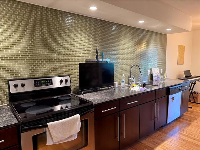 2200 Dickson DR 127, Austin, TX 78704