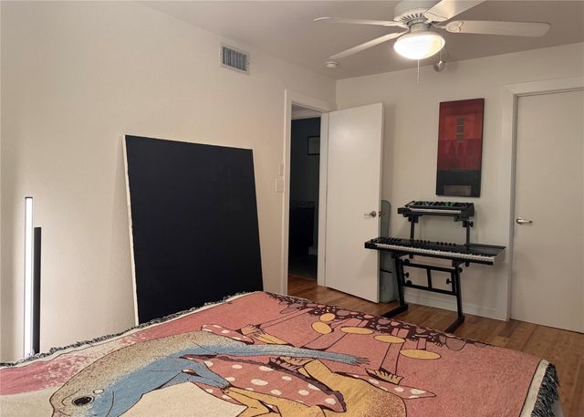 2200 Dickson DR 127, Austin, TX 78704