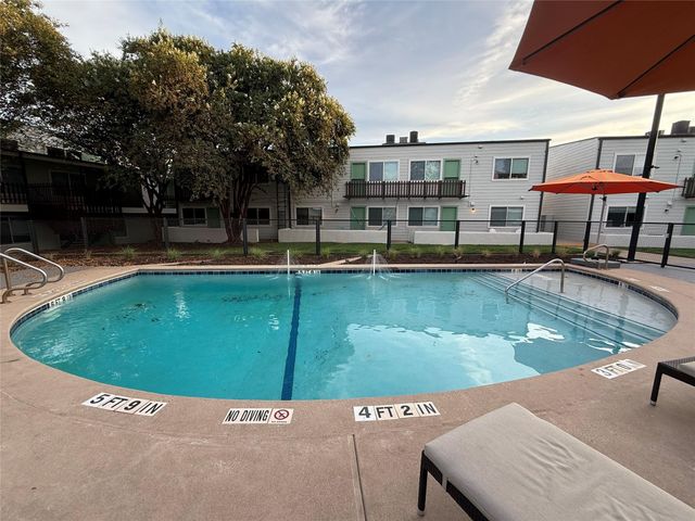 2200 Dickson DR 127, Austin, TX 78704