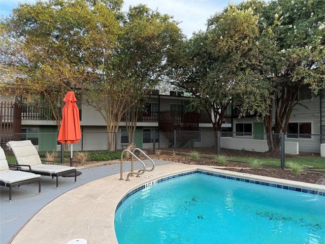 2200 Dickson DR 127, Austin, TX 78704