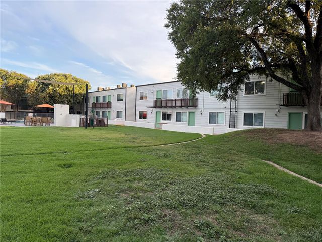 2200 Dickson DR 127, Austin, TX 78704