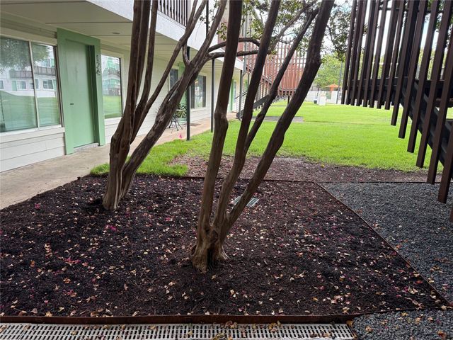 2200 Dickson DR 127, Austin, TX 78704