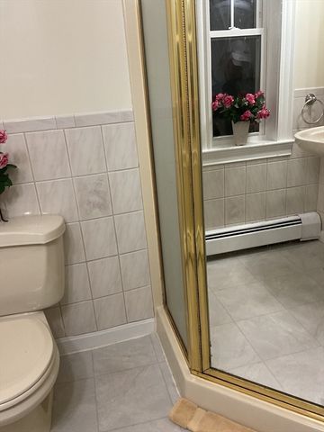 16 Knox St, Worcester, MA 01603