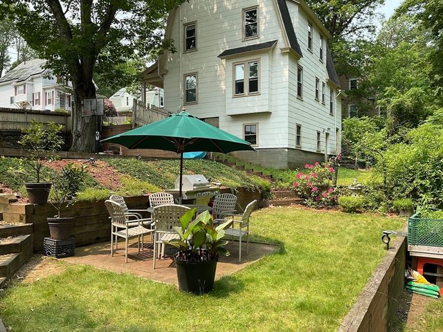 16 Knox St, Worcester, MA 01603