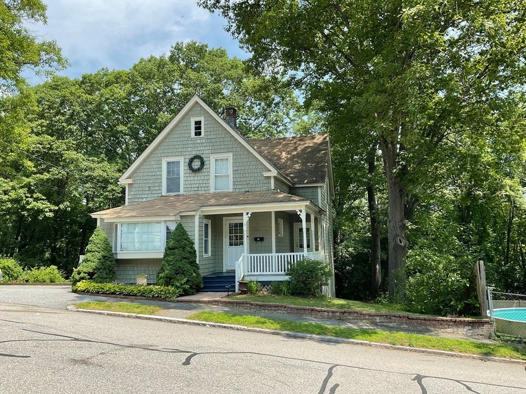 16 Knox St, Worcester, MA 01603