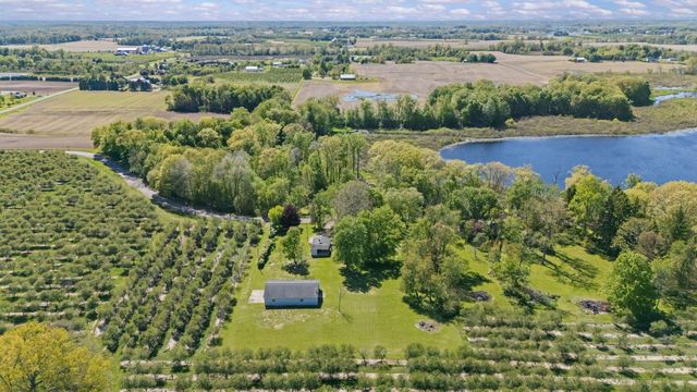 8498 Lake Road, Berrien Center, MI 49102